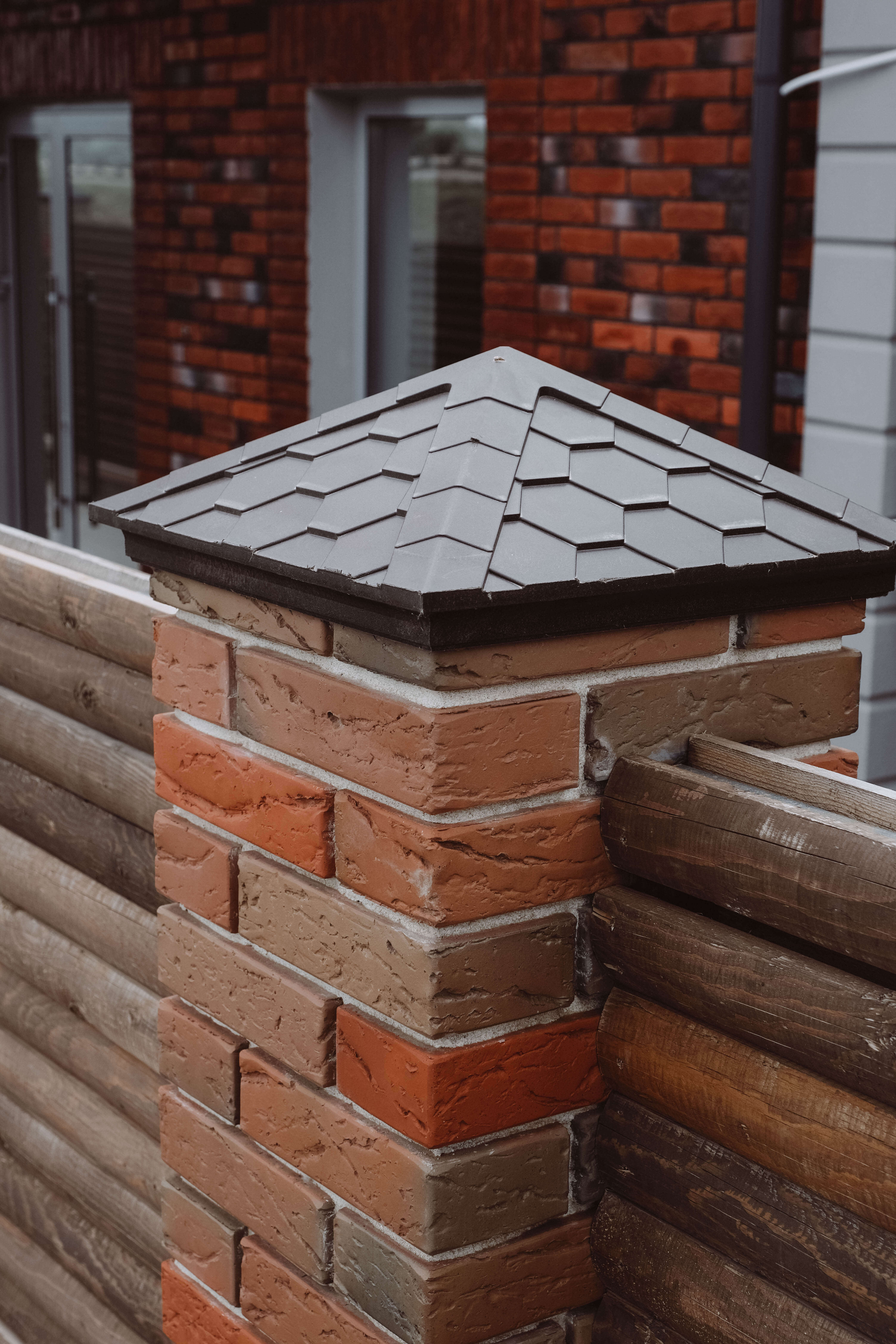 Колпак Zking Эверест Коричневый на столб 1.5х1.5 кирпича (390х390мм) в Арзамасе фото